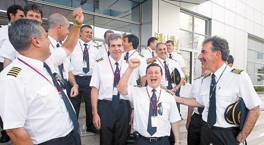 中國航空公司重金挖外籍飛行員 年薪達(dá)30萬美元378601_ 中國航空公司重金挖外籍飛行員 年薪達(dá)30萬美元