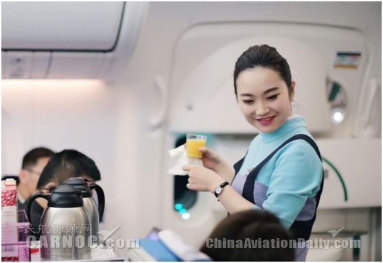 這種Style的空姐表情,你絕對(duì)沒(méi)看過(guò)!