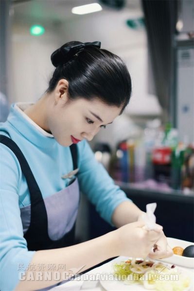 這種Style的空姐表情,你絕對(duì)沒(méi)看過(guò)!